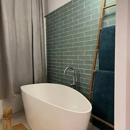 Detail Apartment *